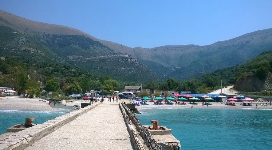Piqeras, Albania